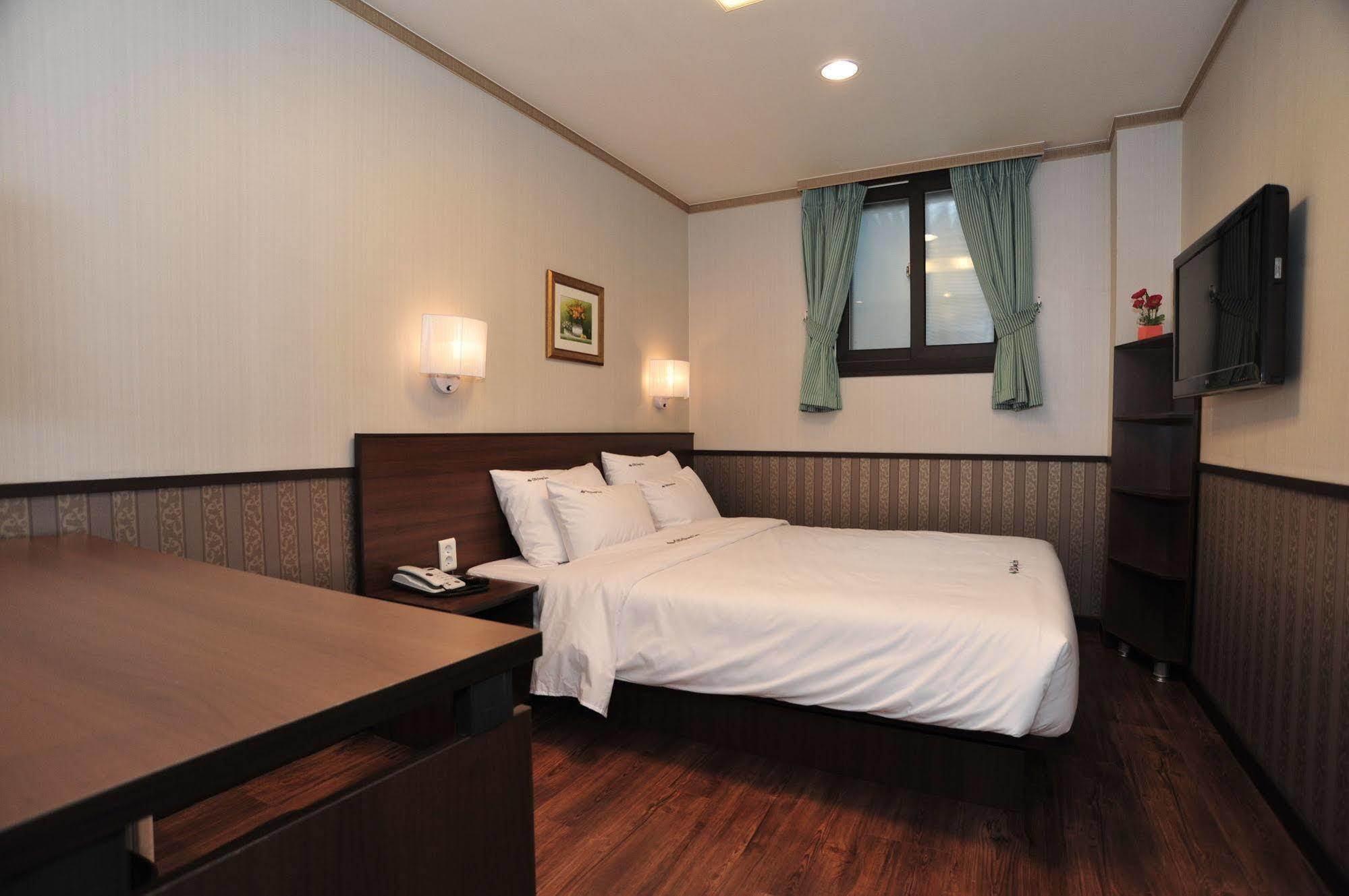 Global Inn Seoul Dongdaemun City Days Inn Ngoại thất bức ảnh